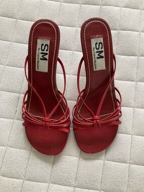 SM by Steve Madden Red Multi-Strap Mules Slide Sandals - 2.5” heel - size 7.5